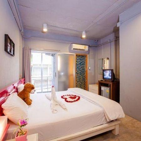 Oyo 292 The Oddy Hip Hotel Patong Kültér fotó