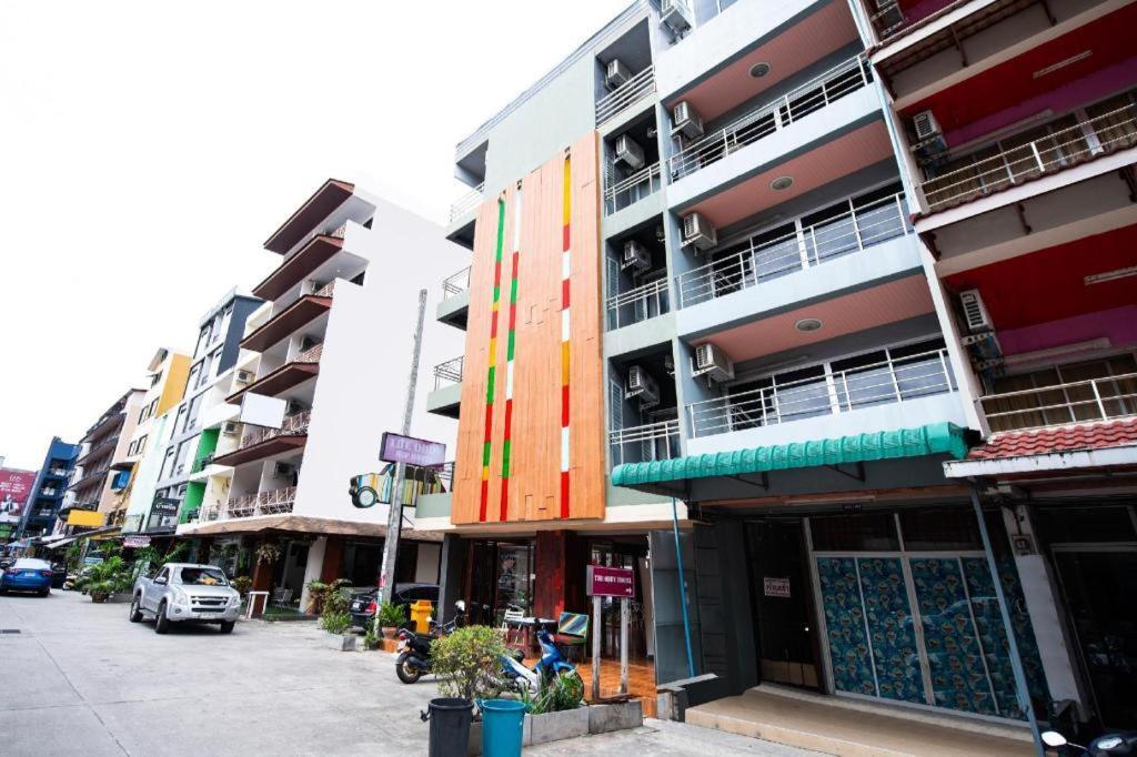 Oyo 292 The Oddy Hip Hotel Patong Kültér fotó