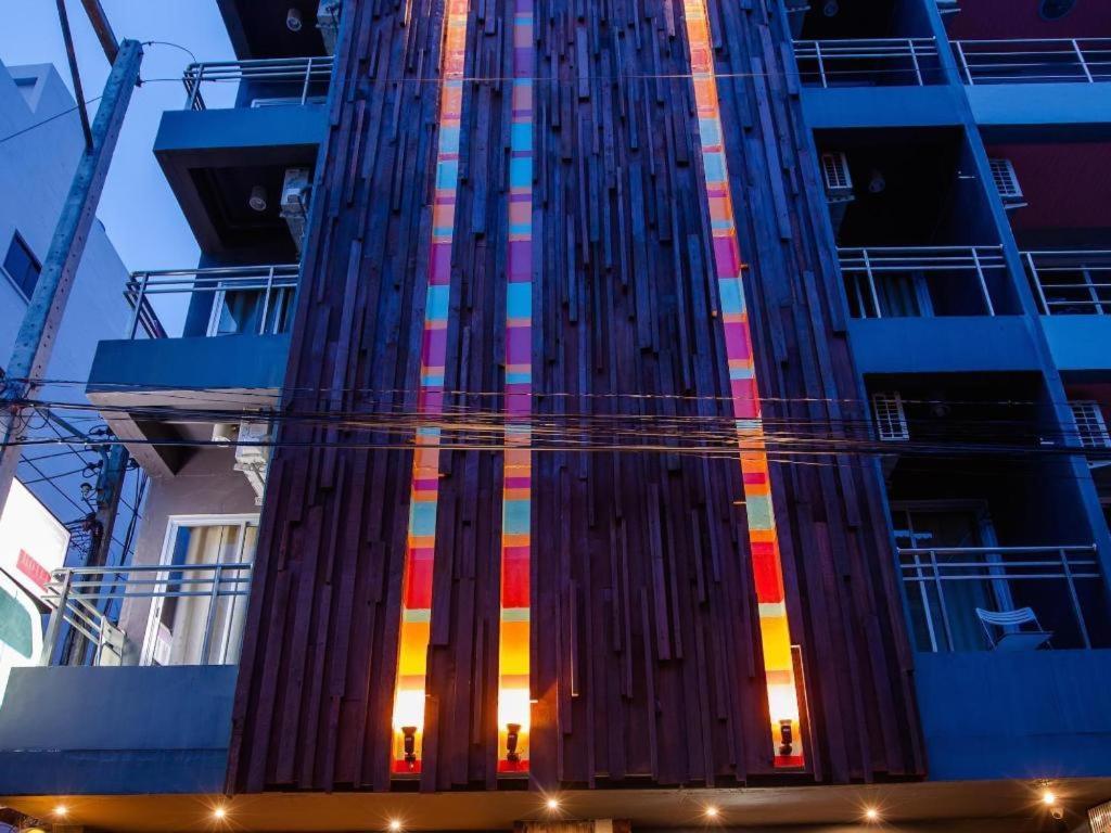 Oyo 292 The Oddy Hip Hotel Patong Kültér fotó
