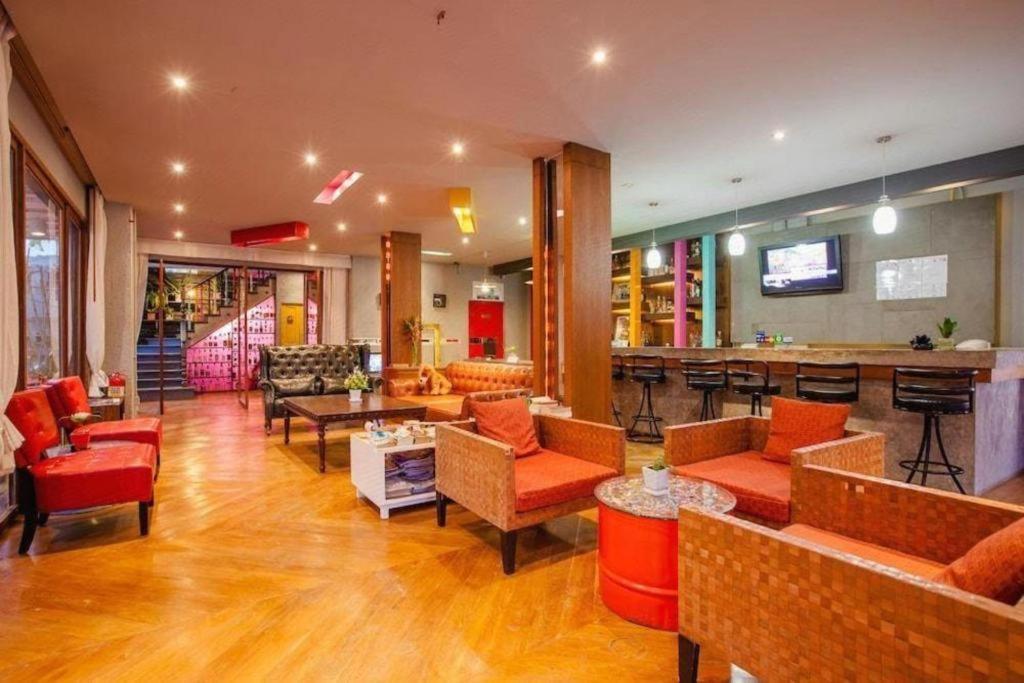 Oyo 292 The Oddy Hip Hotel Patong Kültér fotó