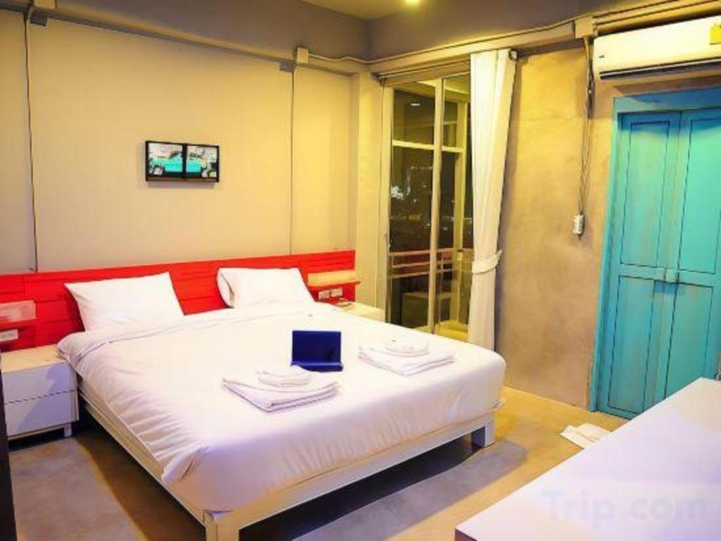 Oyo 292 The Oddy Hip Hotel Patong Kültér fotó