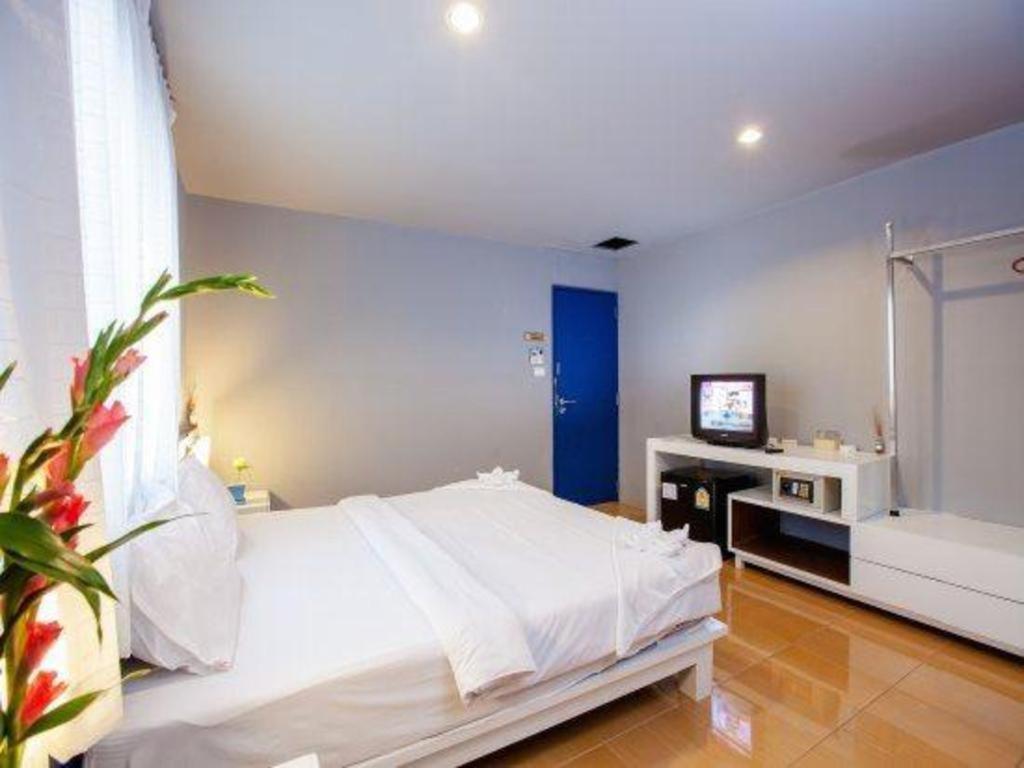 Oyo 292 The Oddy Hip Hotel Patong Kültér fotó