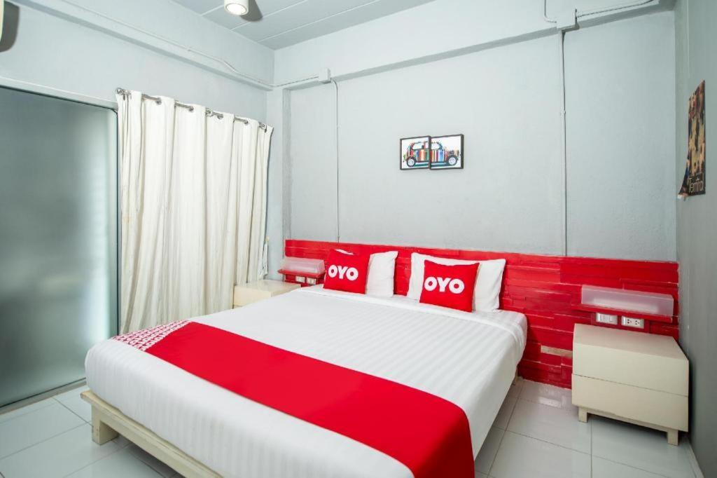 Oyo 292 The Oddy Hip Hotel Patong Kültér fotó